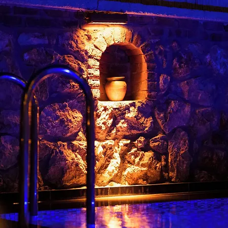 Готель Lulu Чешме